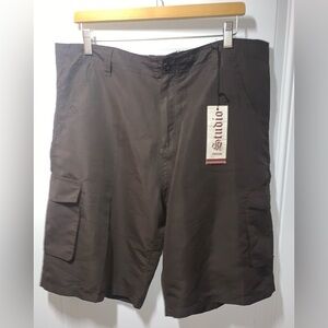 Vintage lightweight Men’s Cargo Brown Shorts with tags Size 34